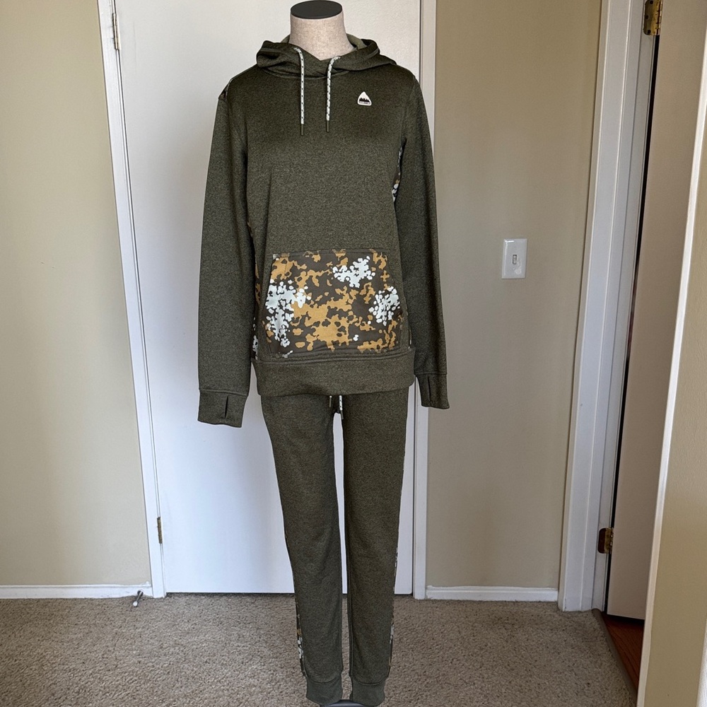 Burton Olive Green Camo Hoodie and Joggers Set Size Small
